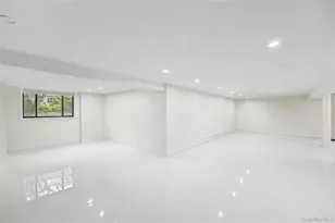 5 Bellingham Ln, Great Neck, NY 11023 - Photo 18