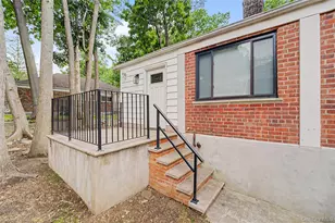 5 Bellingham Ln, Great Neck, NY 11023 - Photo 26