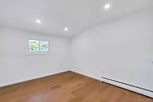 20 Howard St, Hicksville, NY 11801 - Photo 18
