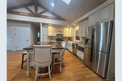 224 Ohio Street, Hicksville, NY 11801 - Photo 6