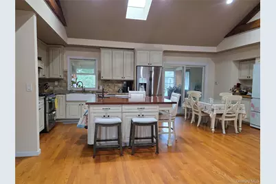 224 Ohio Street, Hicksville, NY 11801 - Photo 4