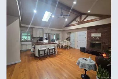 224 Ohio Street, Hicksville, NY 11801 - Photo 2