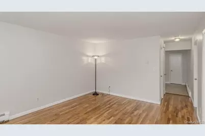 22 Wood Street, Lynbrook, NY 11563 - Photo 14