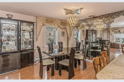 22 Wood Street, Lynbrook, NY 11563 - Photo 6