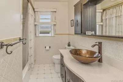 22 Wood Street, Lynbrook, NY 11563 - Photo 12