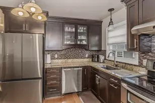 22 Wood St, Lynbrook, NY 11563 - Photo 8