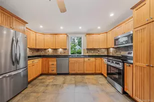 24 Russell St, Amityville, NY 11701 - Photo 18
