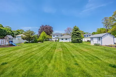 119 Hubbard Avenue, Riverhead, NY 11901 - Photo 16