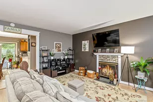 17 Stone Commons, Yaphank, NY 11980 - Photo 8