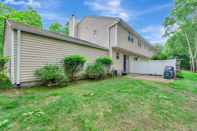 17 Stone Commons, Yaphank, NY 11980 - Photo 26