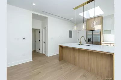 24 Lumber Road #2, Roslyn, NY 11576 - Photo 6