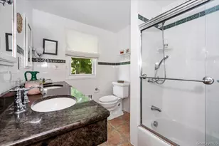 11 Demott Ave, Rockville Centre, NY 11570 - Photo 20