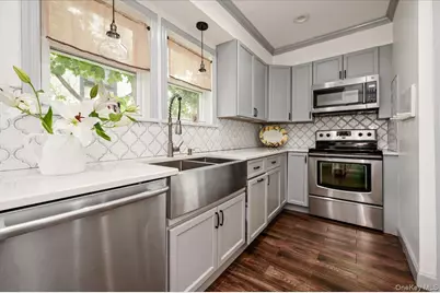 11 Demott Avenue, Rockville Centre, NY 11570 - Photo 8