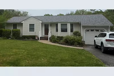 7 Edscho Lane, Commack, NY 11725 - Photo 1