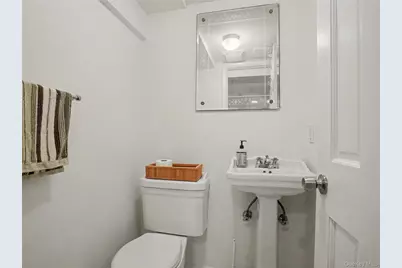7 Huntwood Place, Mount Vernon, NY 10552 - Photo 14