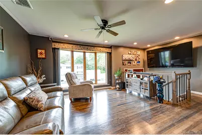 1603 Lad Avenue, Medford, NY 11763 - Photo 16