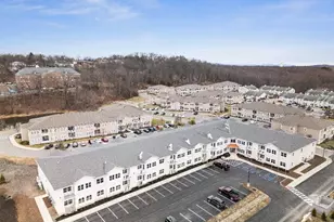 306 Bluestone Ct, Maybrook, NY 12543 - Photo 6