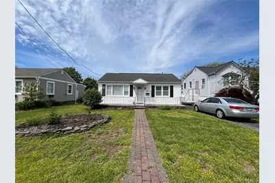 84 Boylan Lane, Blue Point, NY 11715 - Photo 2