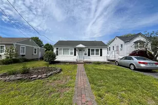 84 Boylan Ln, Blue Point, NY 11715 - Photo 2