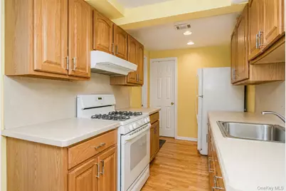 34 Putters Ct, New York, NY 10301 - Photo 22