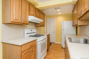 34 Putters Ct, New York, NY 10301 - Photo 22