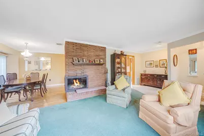190 Lake Drive, Copiague, NY 11726 - Photo 8