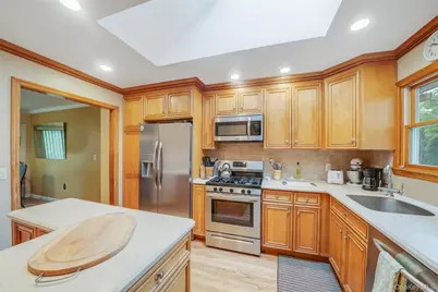 190 Lake Drive, Copiague, NY 11726 - Photo 6