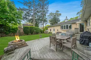 190 Lake Dr, Copiague, NY 11726 - Photo 4