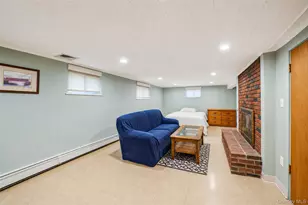 190 Lake Dr, Copiague, NY 11726 - Photo 18