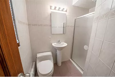 190 Lake Drive, Copiague, NY 11726 - Photo 20