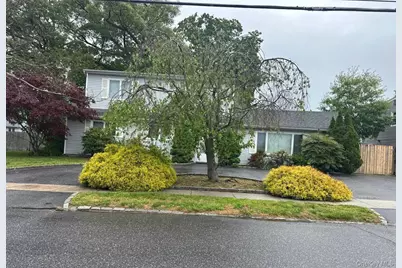 22 William Street, Copiague, NY 11726 - Photo 2