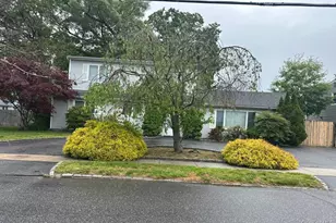22 William St, Copiague, NY 11726 - Photo 2