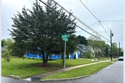 22 William Street, Copiague, NY 11726 - Photo 4