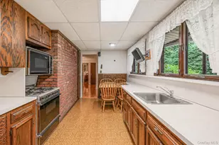 280 Deforest Rd N, Dix Hills, NY 11746 - Photo 32
