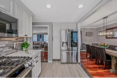 2 Sutton Place, Massapequa, NY 11758 - Photo 8