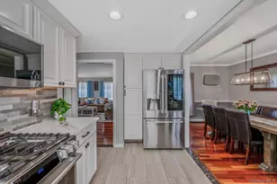 2 Sutton Pl, Massapequa, NY 11758 - Photo 8