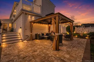 2 Sutton Pl, Massapequa, NY 11758 - Photo 34