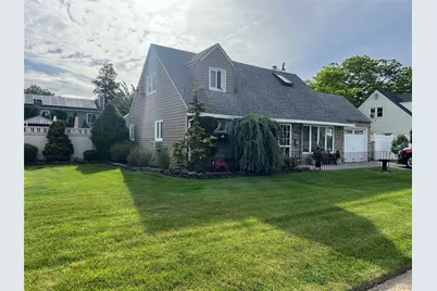 317 Herbert Place, Bethpage, NY 11714 - Photo 2