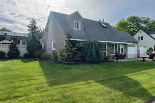 317 Herbert Pl, Bethpage, NY 11714 - Photo 2