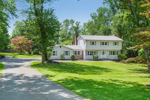 3 Lalli Dr, Katonah, NY 10536 - Photo 2