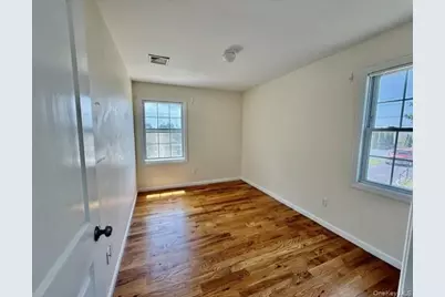 1005 6th Street, West Babylon, NY 11704 - Photo 10