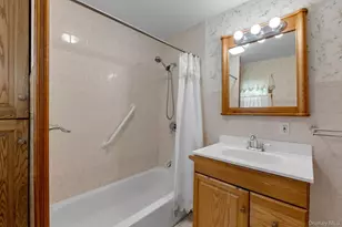 135 Centre Ave, Lindenhurst, NY 11757 - Photo 16