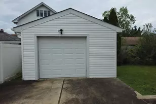 107 Union Ave, Lynbrook, NY 11563 - Photo 16