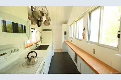 40 Elm Walk, Fair Harbor, NY 11706 - Photo 4
