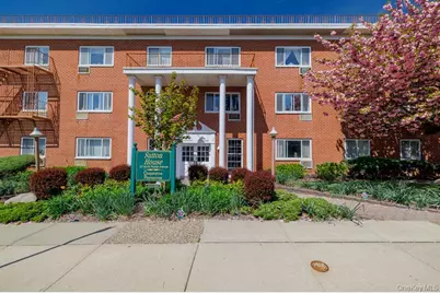 22 N Forest Avenue #3E, Rockville Centre, NY 11570 - Photo 2