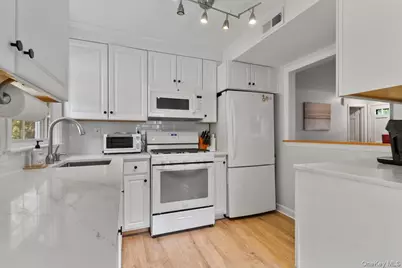 150 Parkview Place, Mount Kisco, NY 10549 - Photo 10