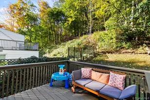 150 Parkview Pl, Mount Kisco, NY 10549 - Photo 22