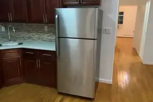 122-07 142nd Pl, Jamaica, NY 11436 - Photo 2