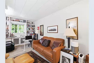 89 Bayview Avenue, Great Neck, NY 11021 - Photo 38