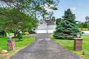12 Loose Strife Dr, Hopewell Junction, NY 12533 - Photo 2